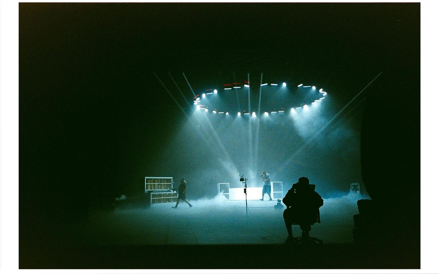 The Kid Laroi — A Perfect World, stage design frames (Sturdy) — blue ring stage
