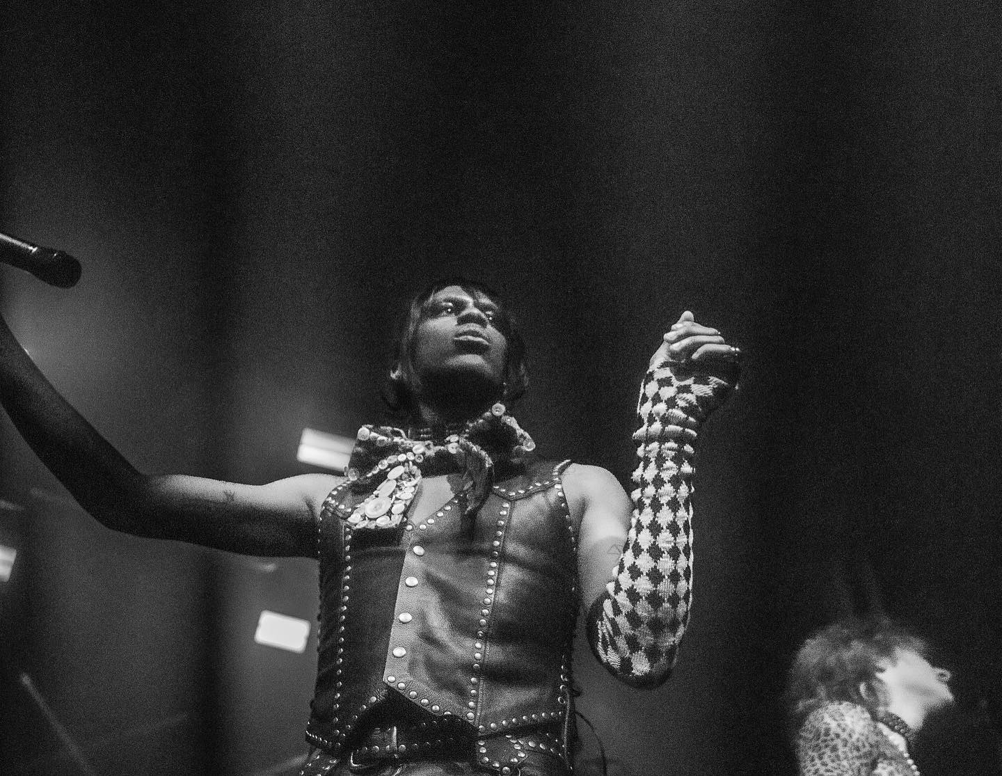 Yves Tumor — live photograph, black and white